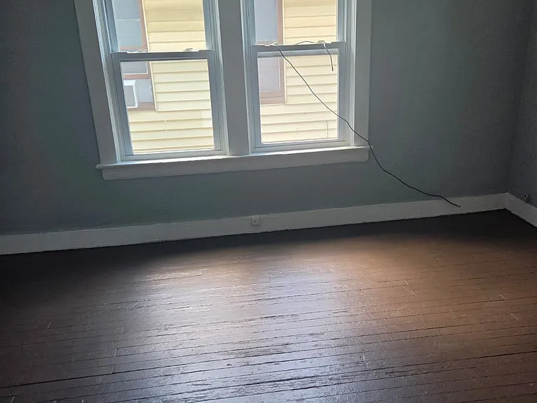 9920-22 Somerset Ave #9920 — Photo 3