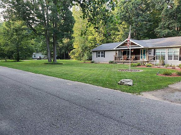 2nd image of 2565 Lake Dr