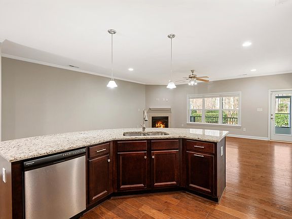 5th image of 5500 Nur Ln