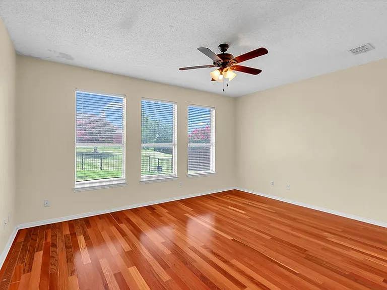 2023 Lairds Dr — Photo 36