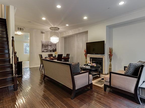 4th image of 13360 W Burbank Blvd APT 20