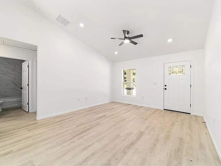 15388 SW 26th Pl — Photo 9