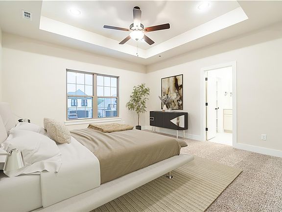 4th image of 1313 Park St