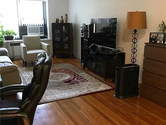 4th image of 75-50 Bell Blvd APT 1B
