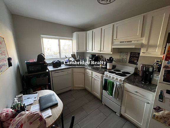 2nd image of 63 Selkirk Rd #3T