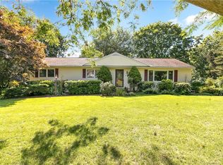 24 Jog Hill Rd, Trumbull, CT 06611