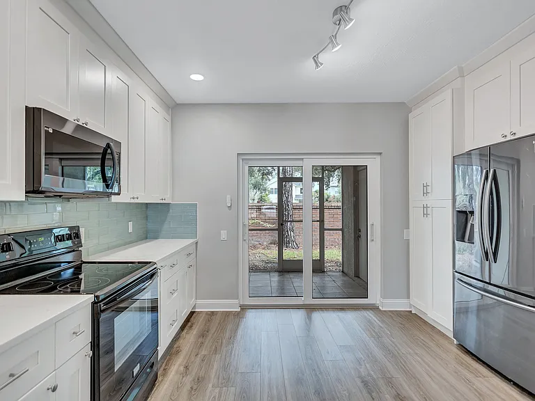 12450 Berkeley Square Dr — Photo 7