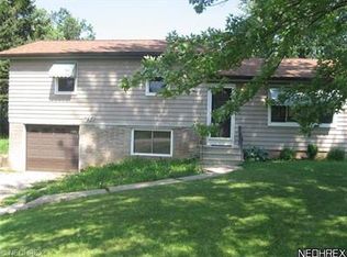 7853 Baumhart Rd, Amherst, OH 44001