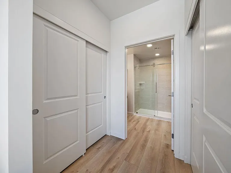 2475 Victoria Ave #305 — Photo 21