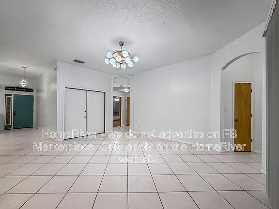 3rd image of 729 Adriane Park Cir