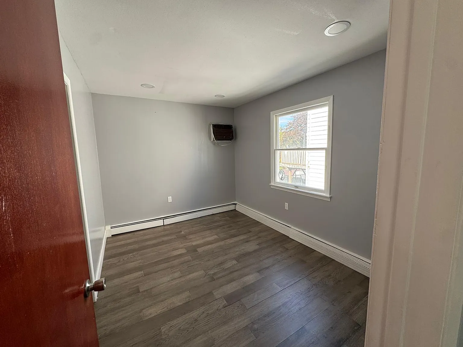 2 bed, 1951 sqft, $2,100 — Photo 2
