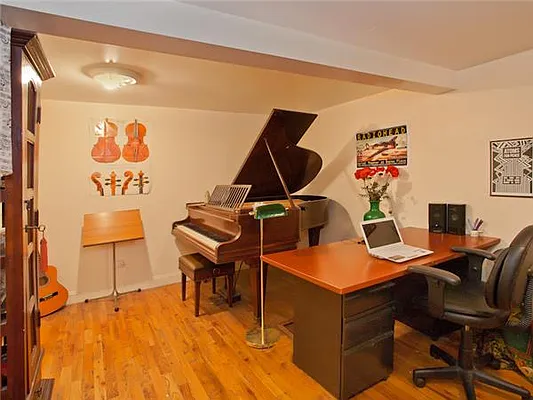 Sold by Avenue Sotheby's International Realty | media 1