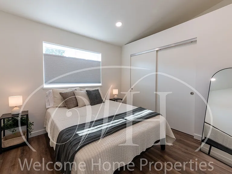 159 SE Sparrows Pl — Photo 30