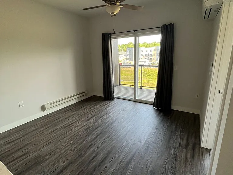 Cottage Grove Commons: Limestone — Photo 9