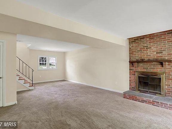 4th image of 2127 Maleady Dr