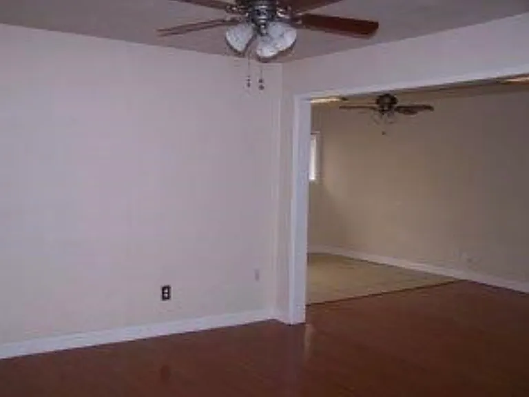2215 37th St — Photo 3