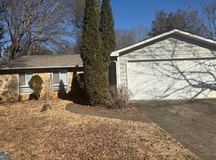 1290 Parkmont Dr, Roswell, GA 30076