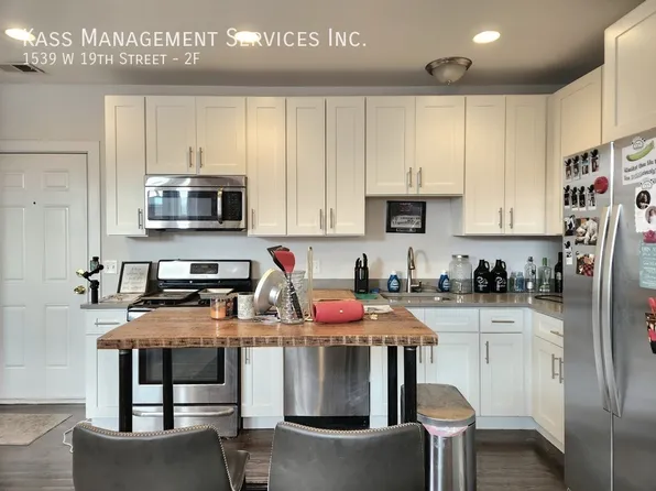 1539 W 19th St #2F, Chicago, IL 60608