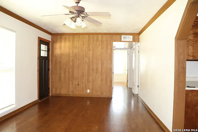 3 bed, 1.0 bath, 1182 sqft, $1,550 — Photo 4