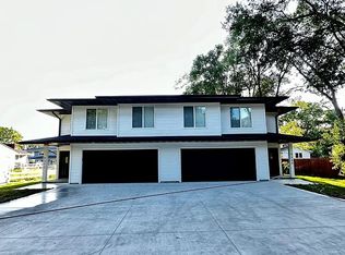5369 NW 57th Ave, Johnston, IA 50131