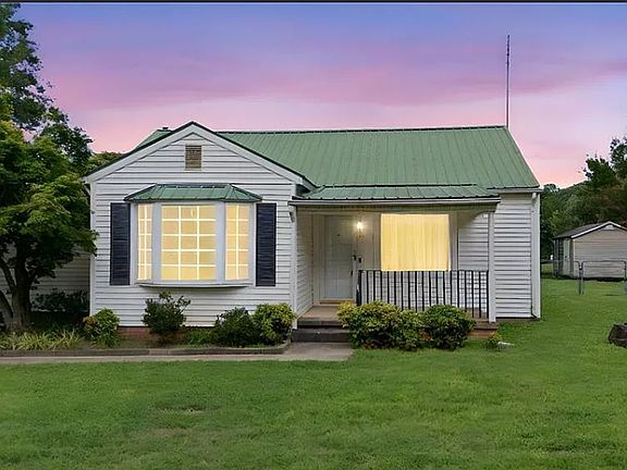Picture windows in LR and family room