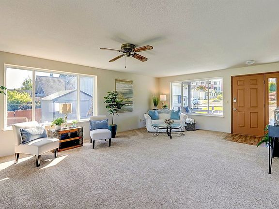 4th image of 2709 103rd Avenue Ct E