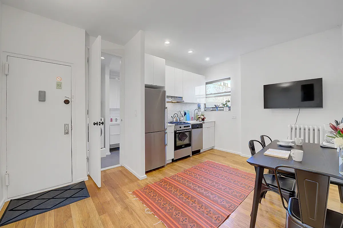 29 Brooklyn Avenue — Photo 1