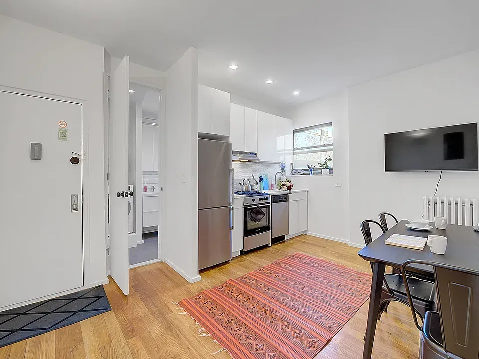 29 Brooklyn Ave #5C