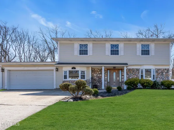 19 Meadowbrook Drive, Howell, NJ 07731