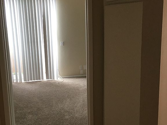 5th image of 1229 N Sycamore Ave APT 415