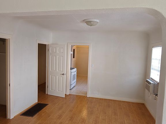 5th image of 3018 Sherwood Ave #3020
