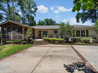 205 Gayfer Ct, Fairhope, AL 36532
