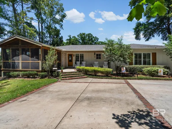 205 Gayfer Ct, Fairhope, AL 36532