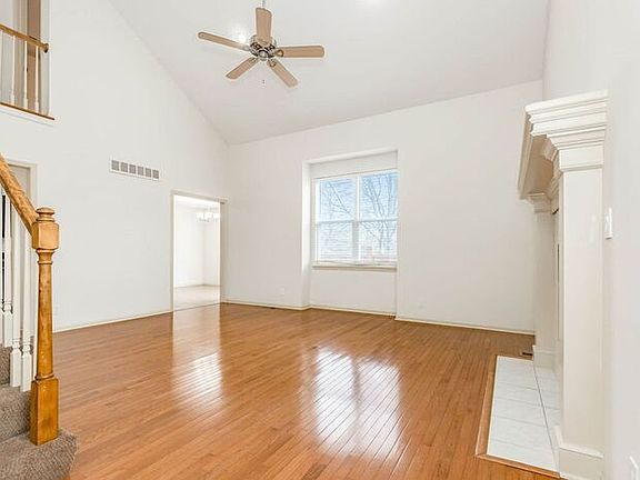4th image of 7736 W 148th St