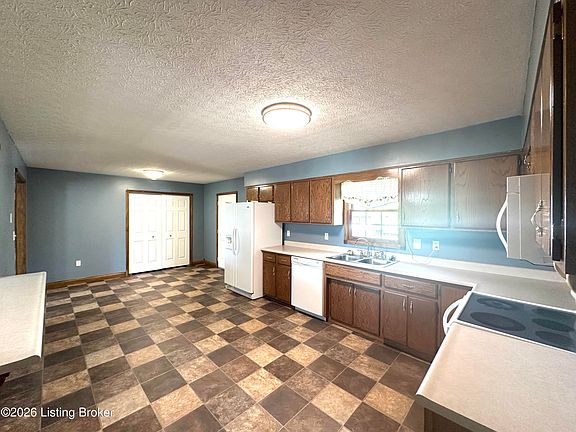 5th image of 1028 Farmaway Dr