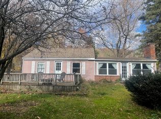 71 Wallace Rd, Fitchburg, MA 01420