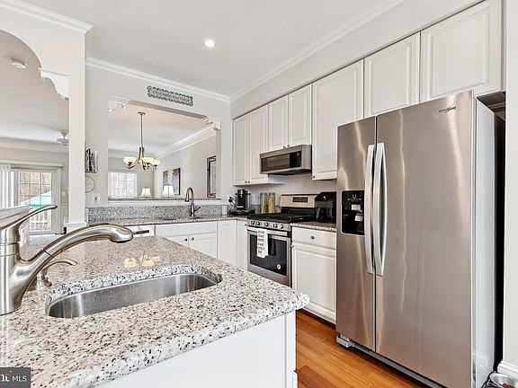 4th image of 1293 Vintage Pl