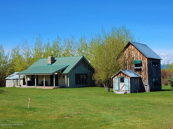 3rd image of 1890 Larsen Ln