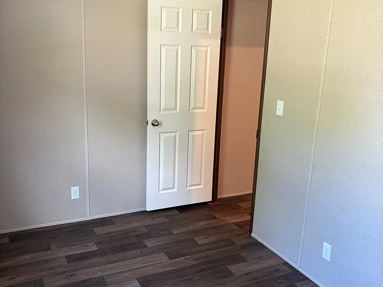 781 Virgil Ave — Photo 5