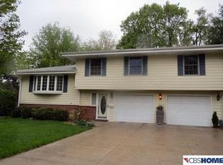 9123 Meadow Dr, Omaha, NE 68114