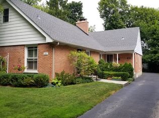 328 Granby Rd, Lake Forest, IL 60045