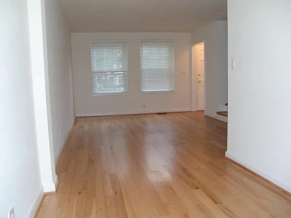 4677 34th St S, Arlington, VA 22206