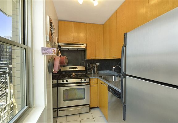 4th image of 345 E 86th St APT 18B