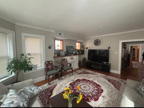 6119 N Campbell Ave #2, Chicago, IL 60659