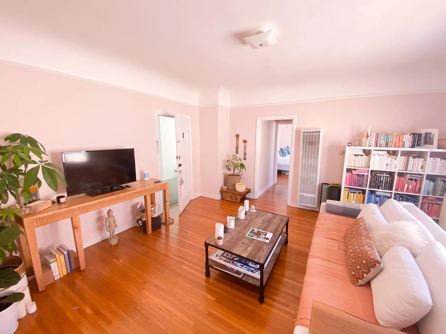 1 bed, 750 sqft, $2,450 — Photo 3