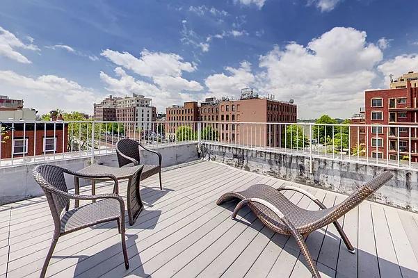 Rented by MNS | media 21