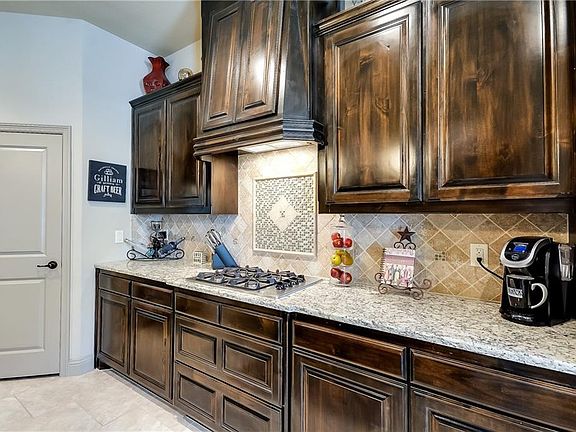 4th image of 913 Thistle Hill Trl