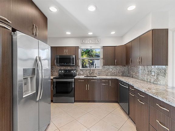 2nd image of 2709 NW 9th Avenue