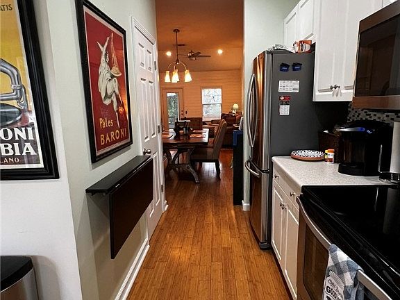 5th image of 324 Moss Creek Ln