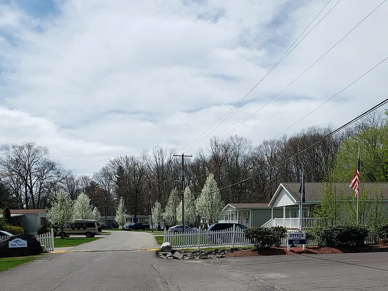 60 Valley Stream Park — Photo 10